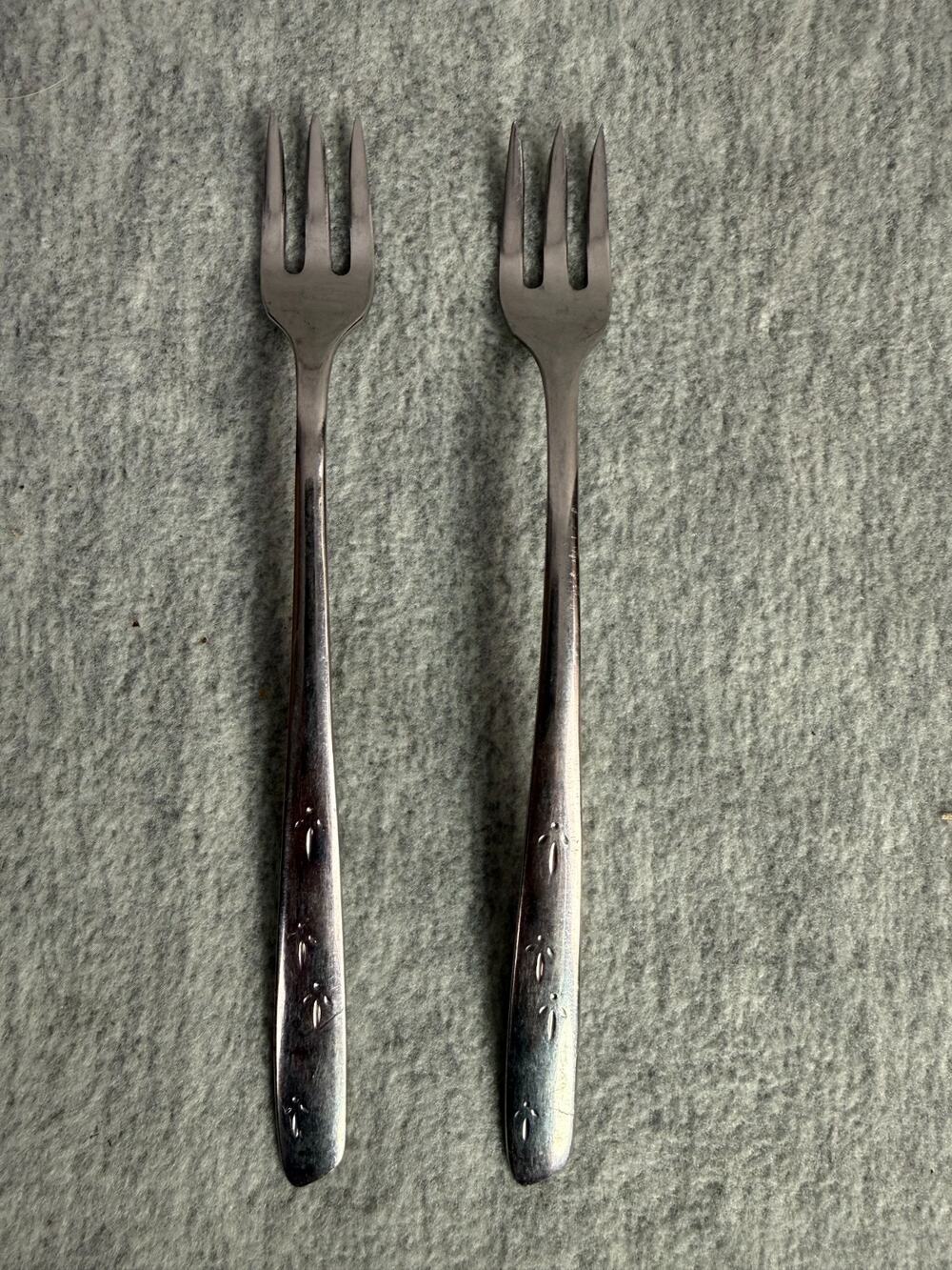 Oneida Stainless Desert Sands Cocktail Seafood Fork Lot of 2